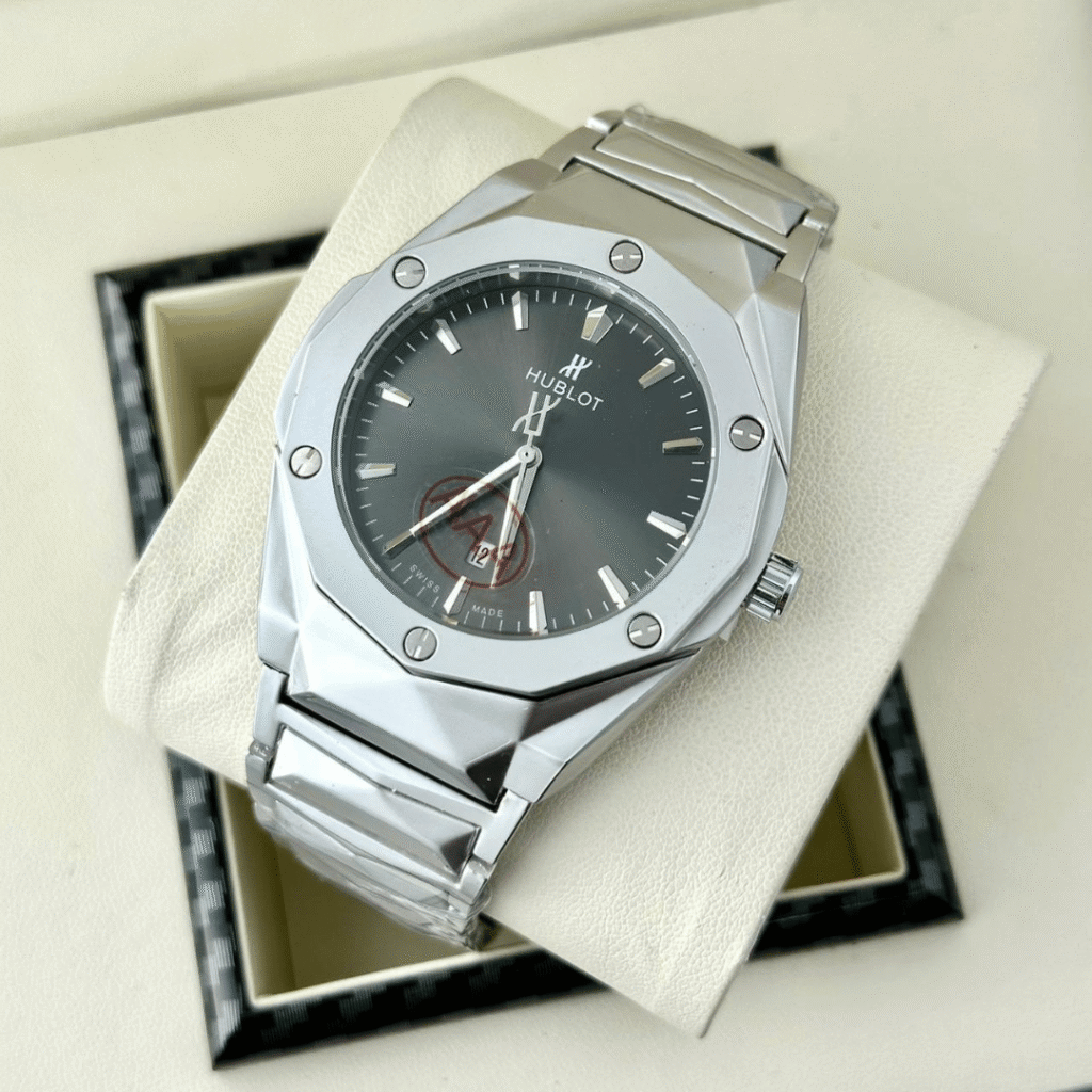 Hublot Classic Fusion - Analog Watch